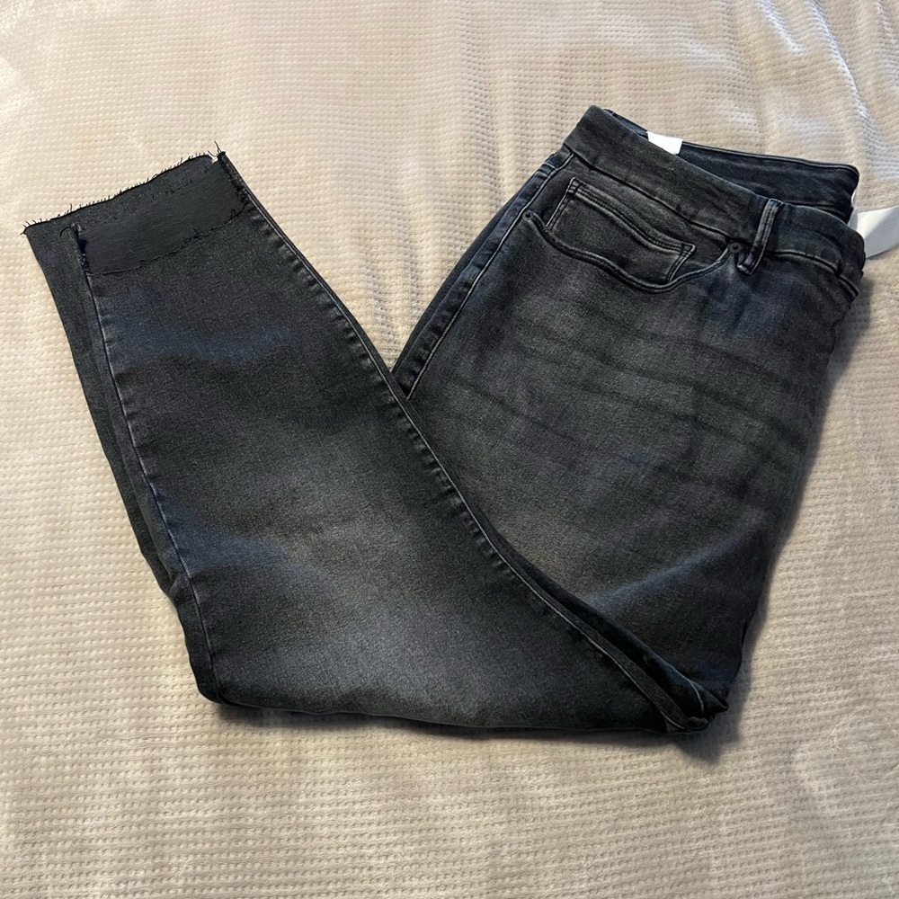 Good American Always fits Jeans Size 28-32 NWT - Picture 3 of 8